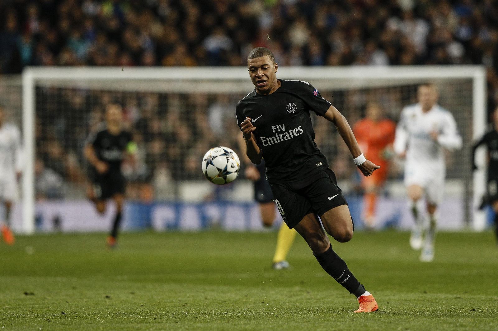 不是，美国现在十几岁的女孩子都能这么投篮了吗（现在的美国少女投篮都这么强了吗？）