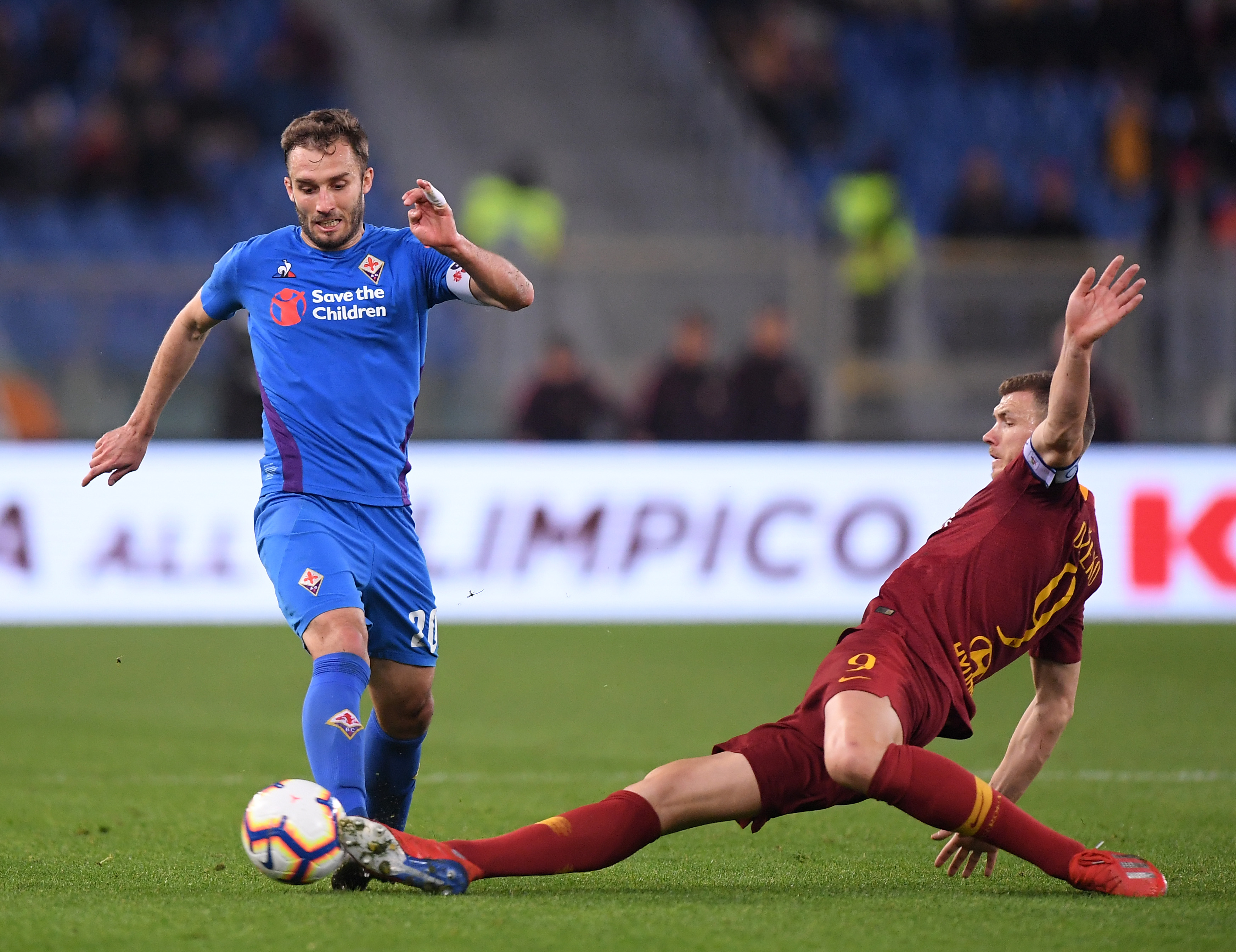 替补戴帽，凯恩当选斯图加特vs拜仁全场最佳球员（凯恩替补戴帽，获评斯图加特vs拜仁全场最佳）