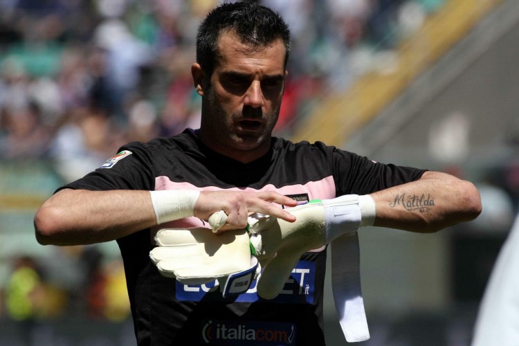 德甲前瞻：汉堡攻守俱废一败再败，斯图加特强势冲击欧冠区（德甲前瞻：汉堡攻防崩盘连败不止，斯图加特强势冲击欧冠席位）