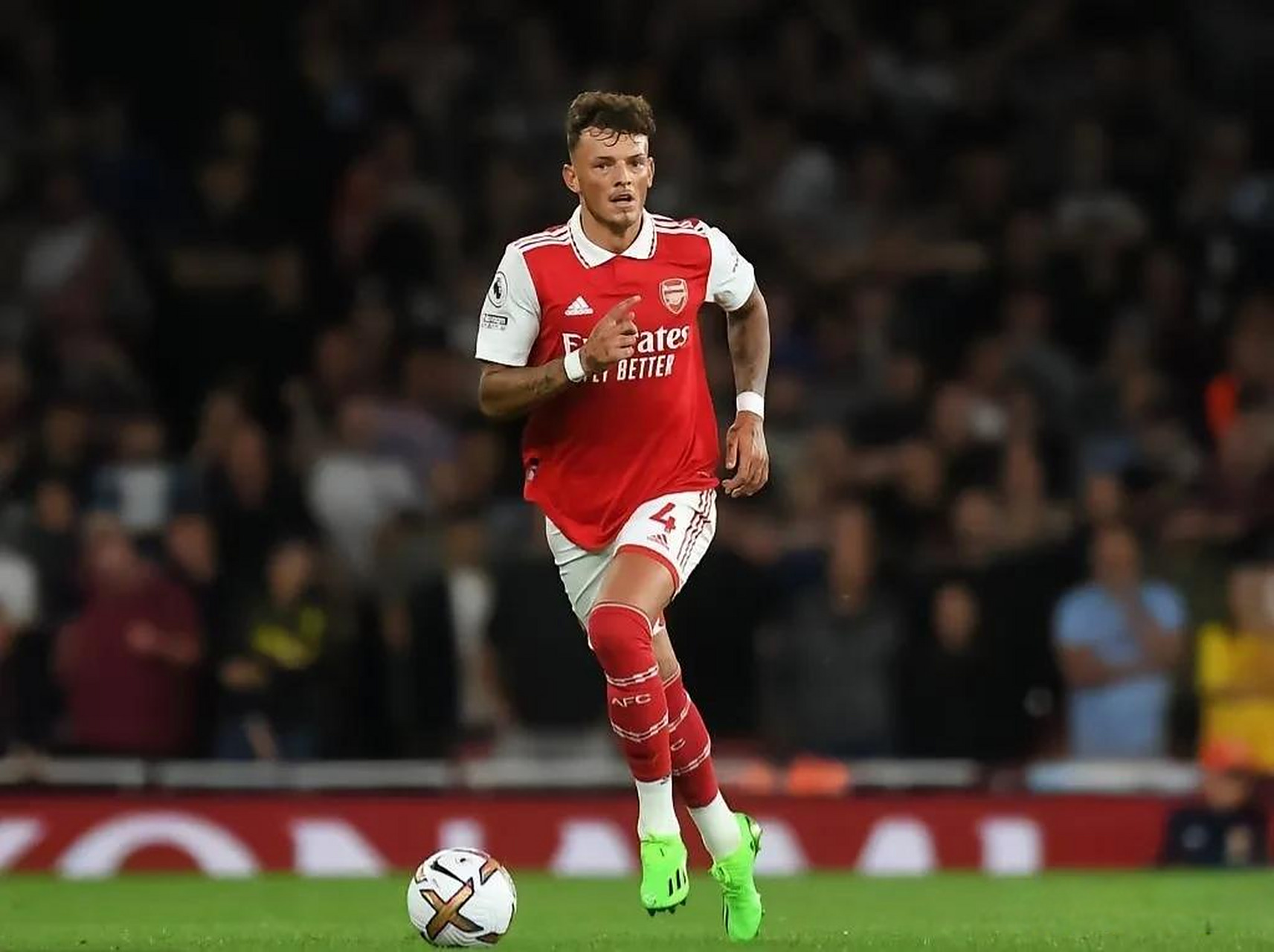 米兰客场挑战都灵队，意甲第14轮凌晨开战（意甲第14轮凌晨打响：米兰客场对阵都灵）