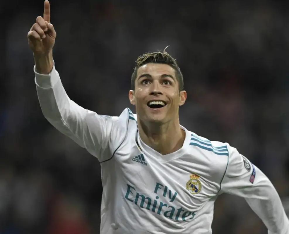 西媒：拉菲尼亚成巴萨非卖品，本赛季欲率队夺欧冠+世界杯（西媒：巴萨将拉菲尼亚列为绝对非卖，本季力争率队冲击欧冠与世界杯）