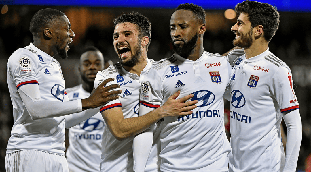 NBA杯战报：东契奇35+11，湖人129-119击败独行侠（NBA季中赛快讯：东契奇35+11，湖人129-119力克独行侠）