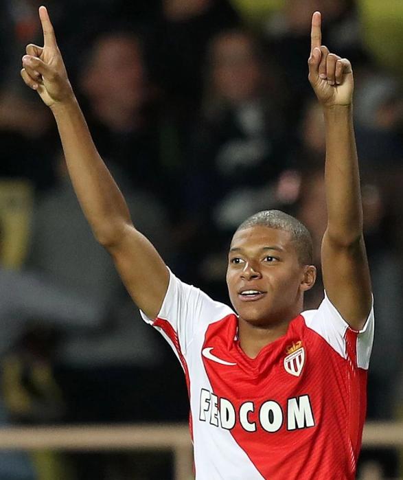 每体：什琴斯尼8场丢了15球，和霍安-加西亚差距巨大（每体：什琴斯尼8战丢15球，与霍安-加西亚差距悬殊）